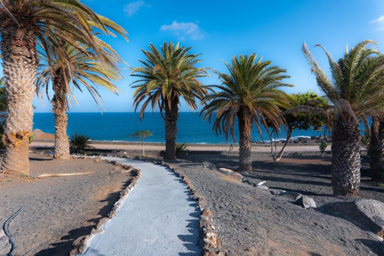 Luxury Casa Playa Roca Bord De Mer Costa Teguise Exterior photo